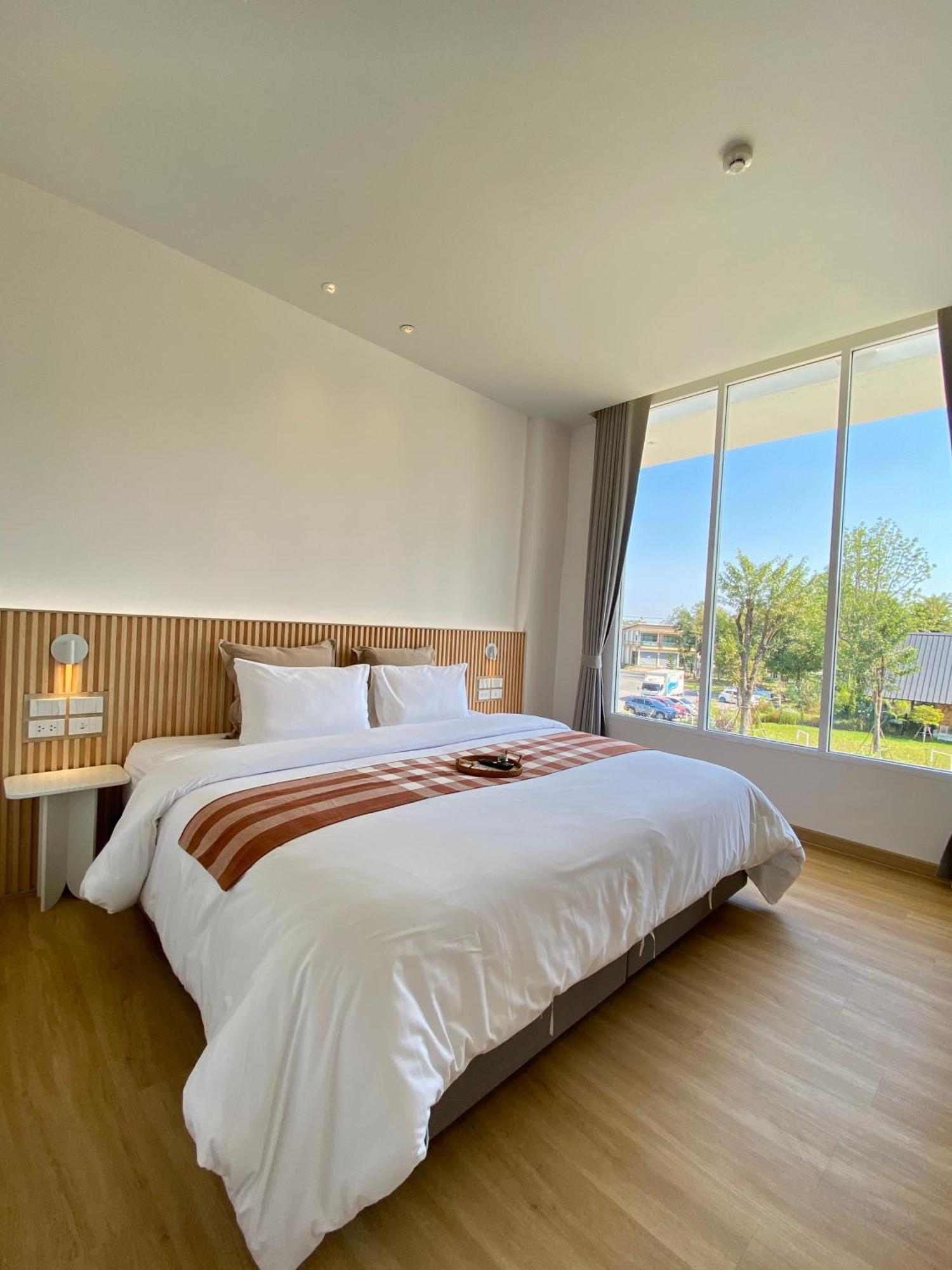 Punn Hotel Korat Nakhonratchasima Екстериор снимка