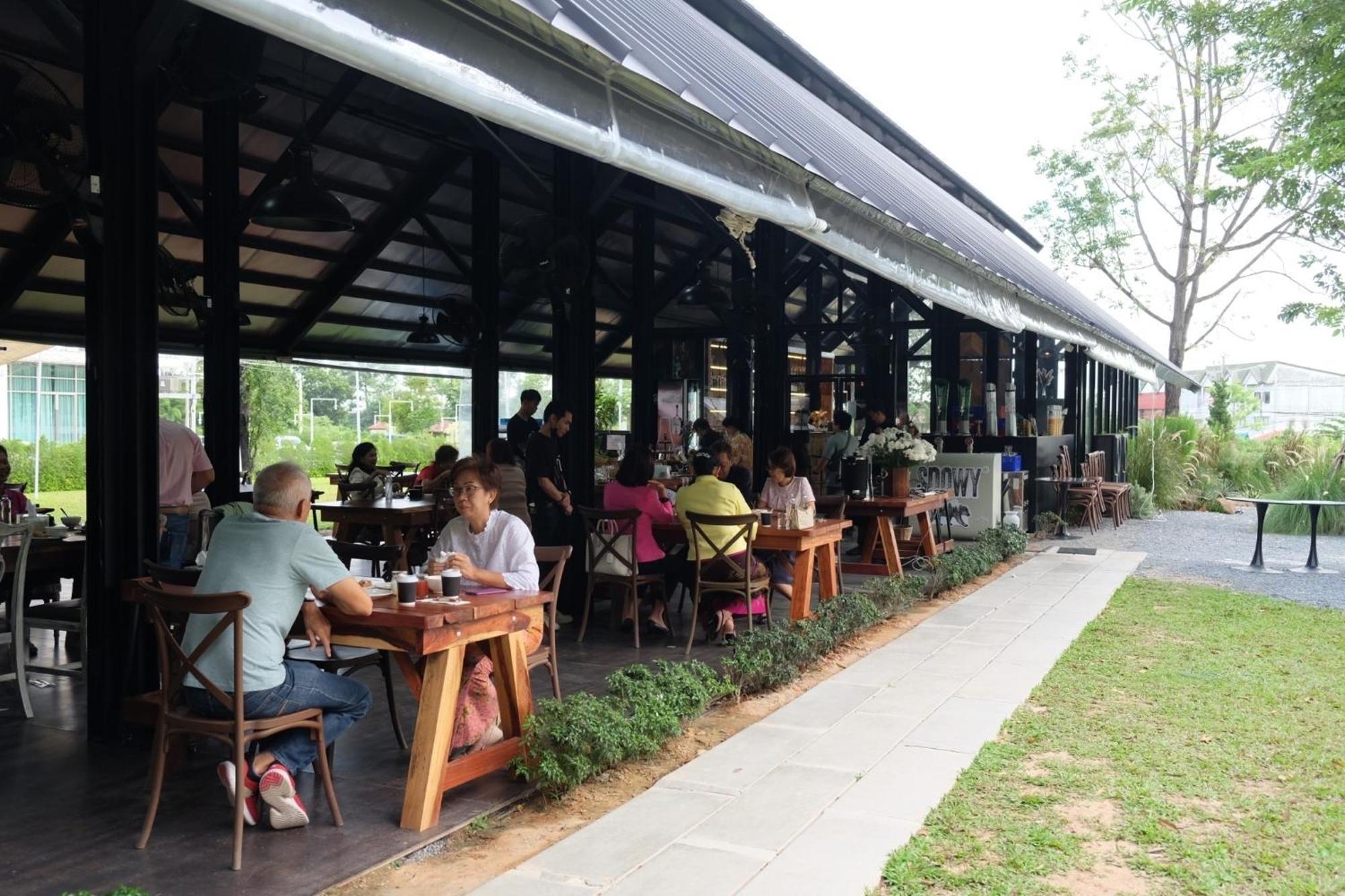 Punn Hotel Korat Nakhonratchasima Екстериор снимка
